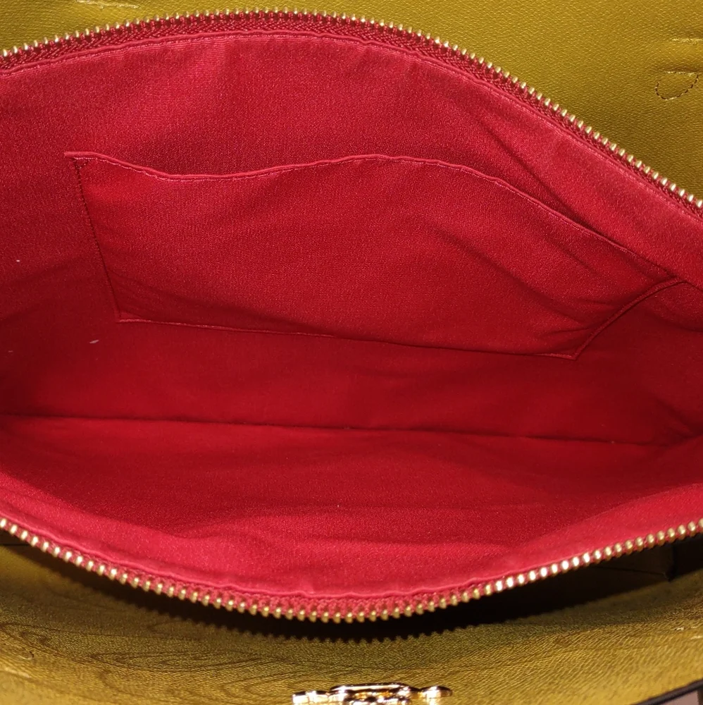 COACH Disney Mickey Mouse X Keith Harington  Mollie Tote - Picture 4 of 9